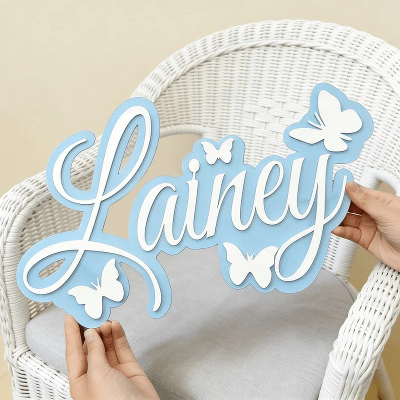 Baby Nursery Name - 맞춤형 아기 이름 명판, 흰색 나비가