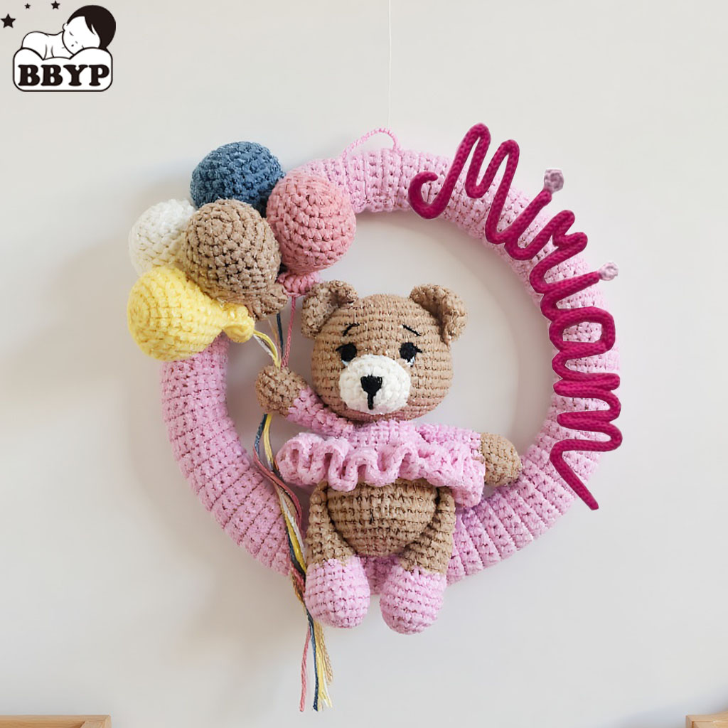 Baby Nursery Ideas - 곰과 풍선이 있는 맞춤형 크로셰 이름